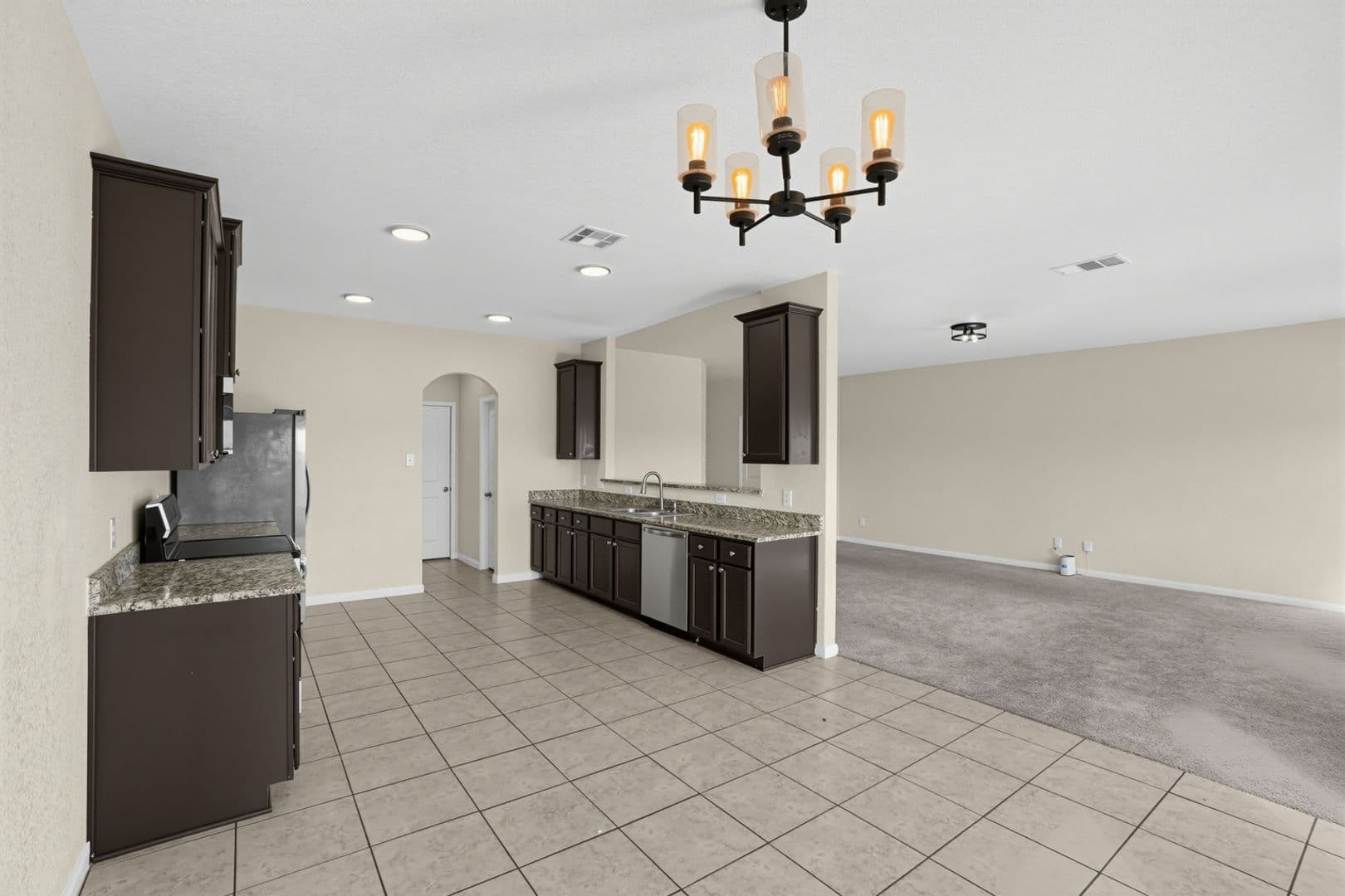 Manor House: 20000 Woodrow Wilson St