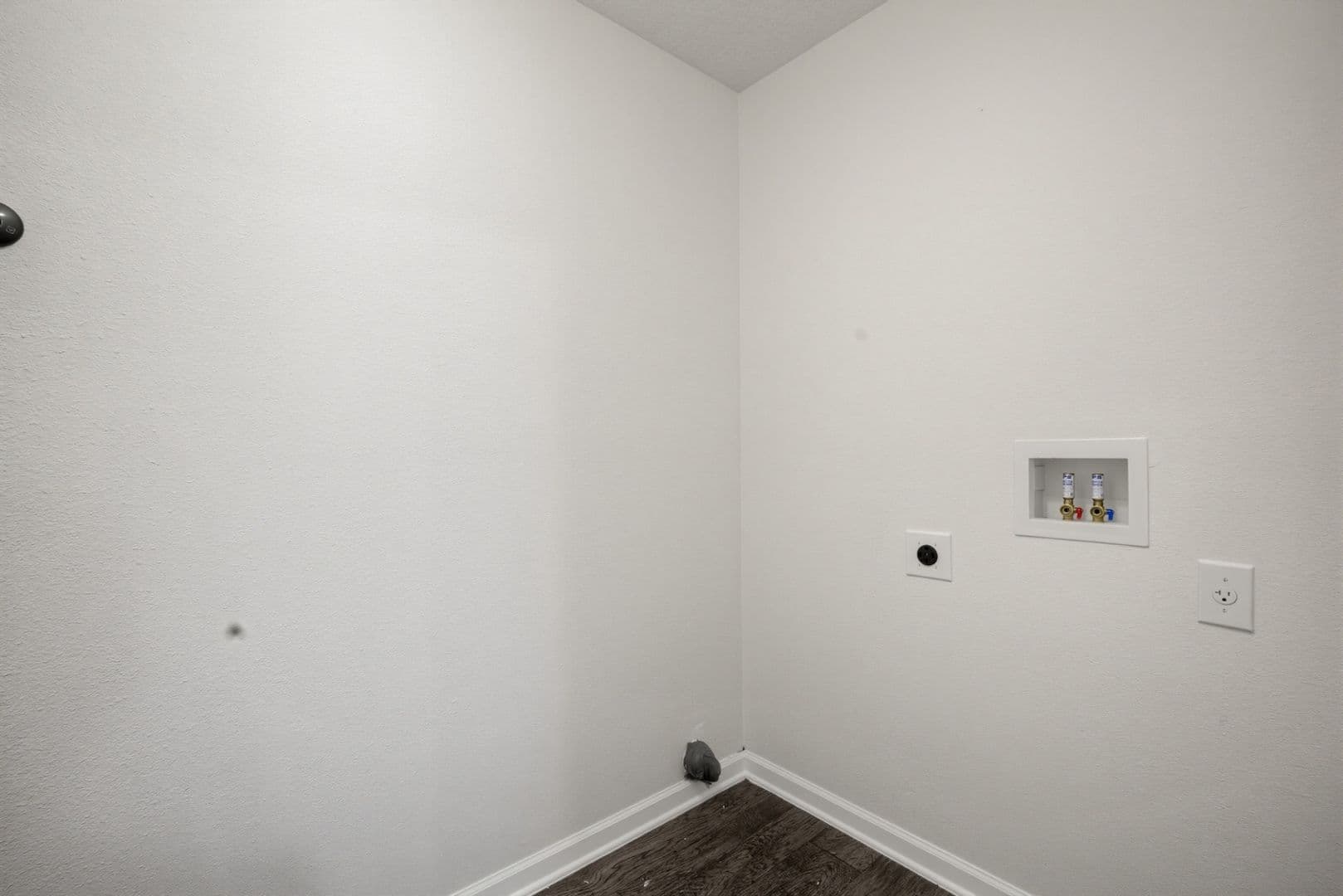 Jacksonville House: 3512 Guppy Ct