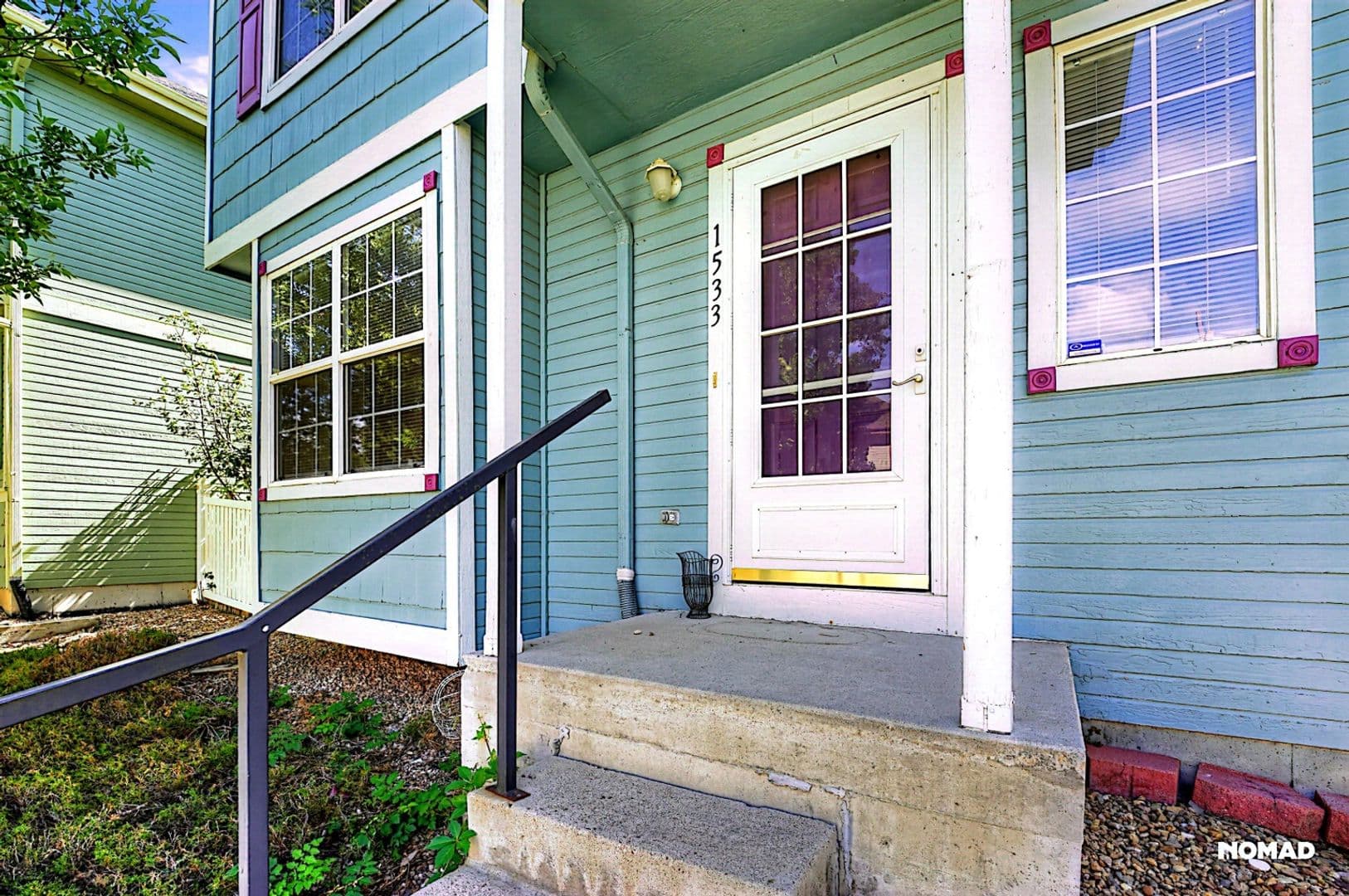 Aurora House: 1533 S Buckley Way