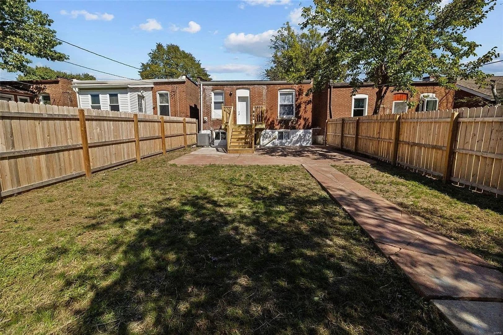 Saint Louis House: 4406 Ellenwood Ave