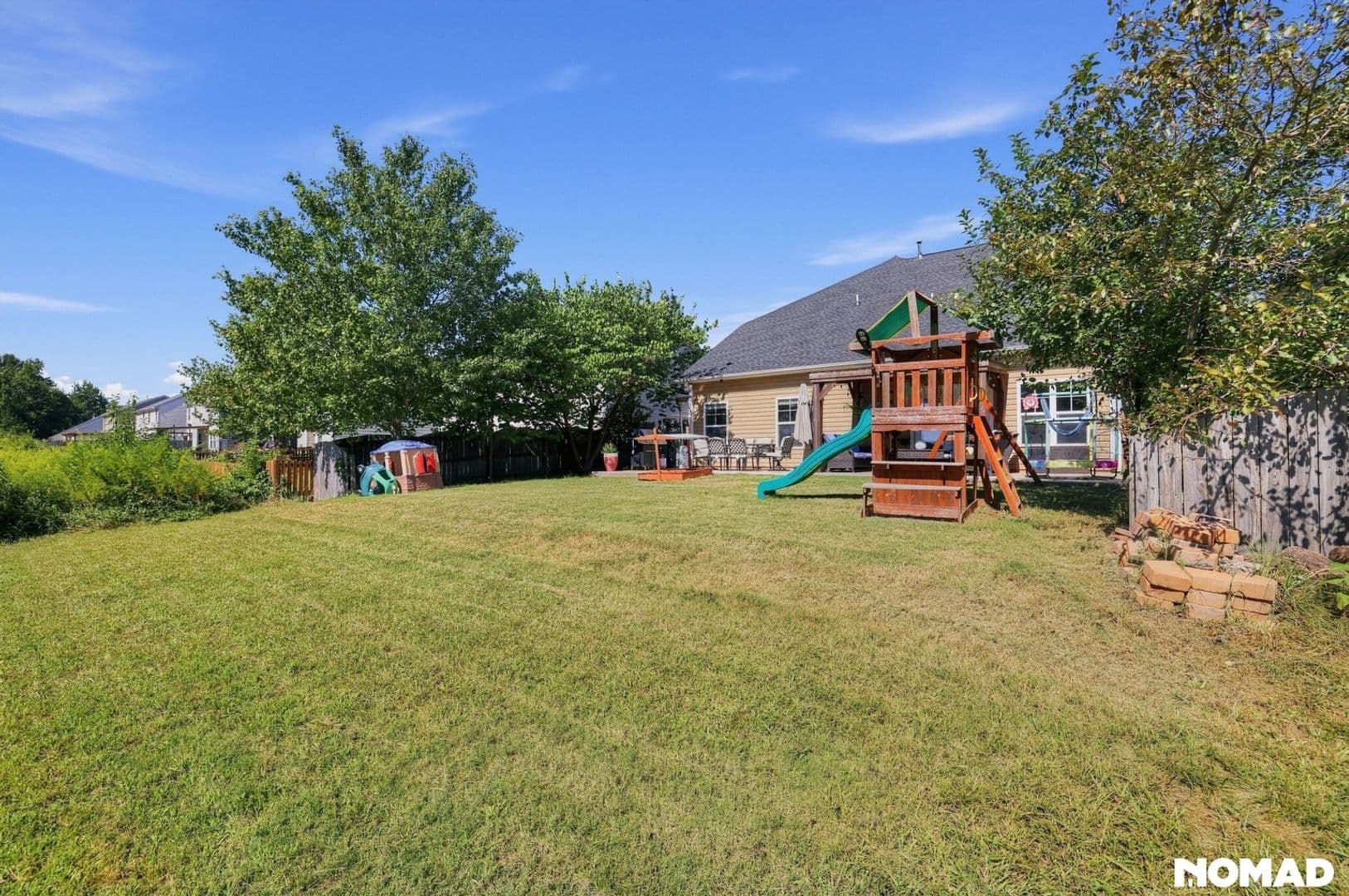 Simpsonville House: 302 Barrett Chase Dr