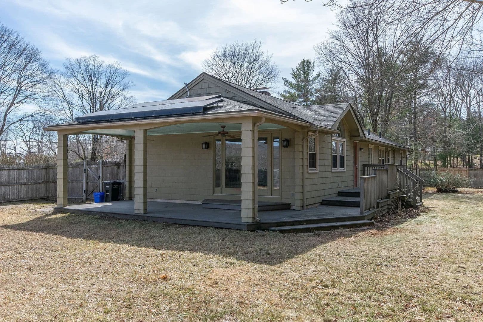 East Longmeadow House: 8 Ainslie Dr
