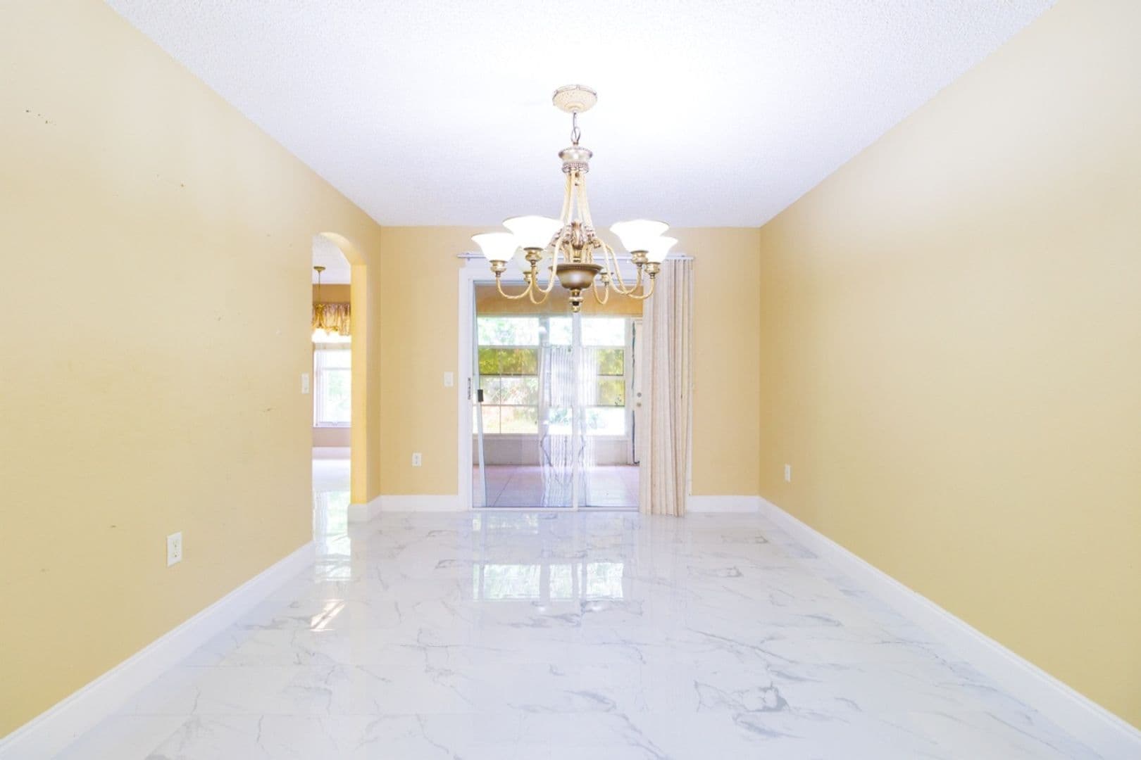 Palm Bay House: 1515 Nona St NE