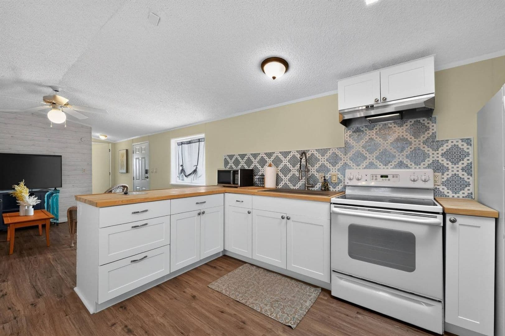 Casa Grande House: 11484 N Cordell St