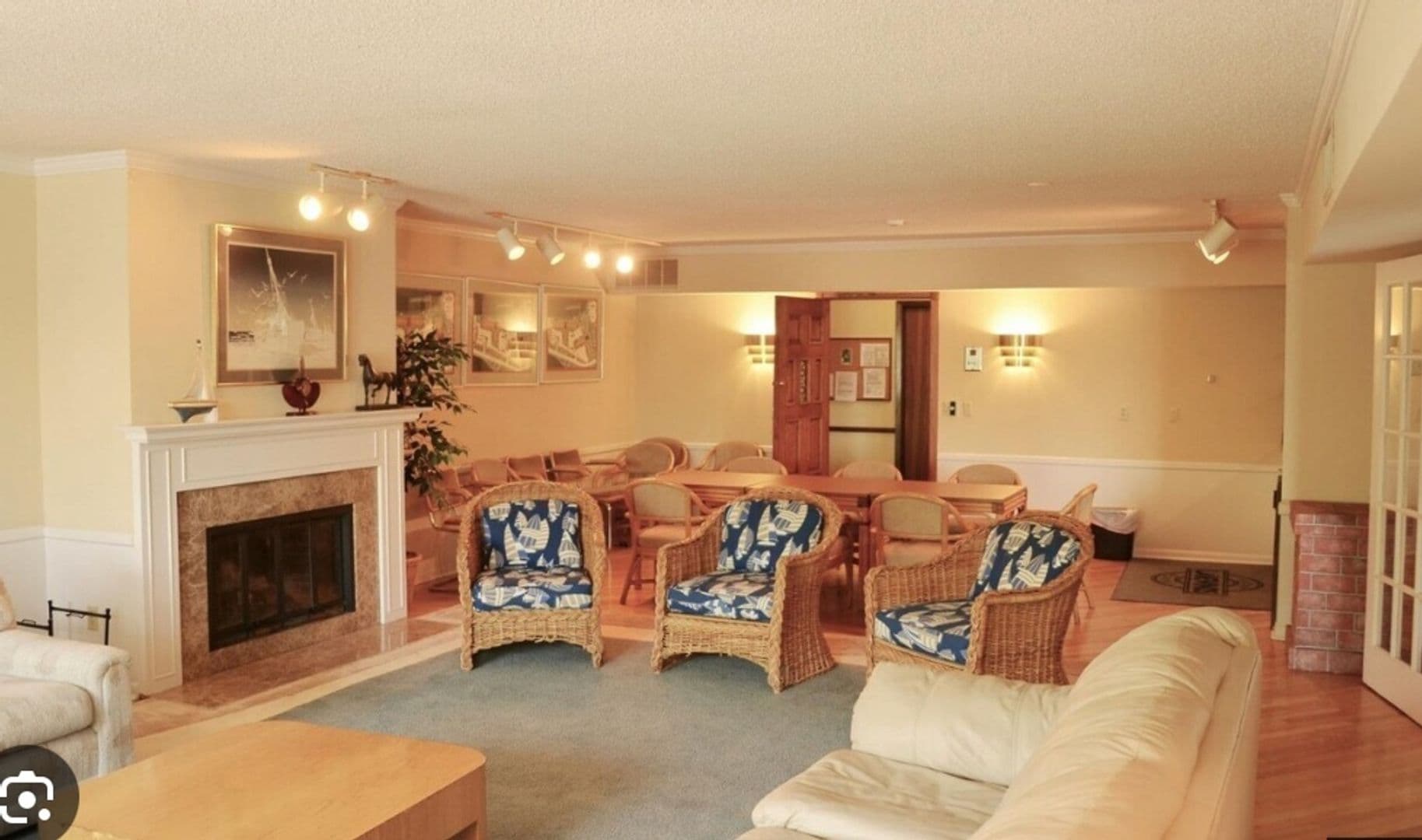 Mound Condo: 4387 Wilshire Blvd