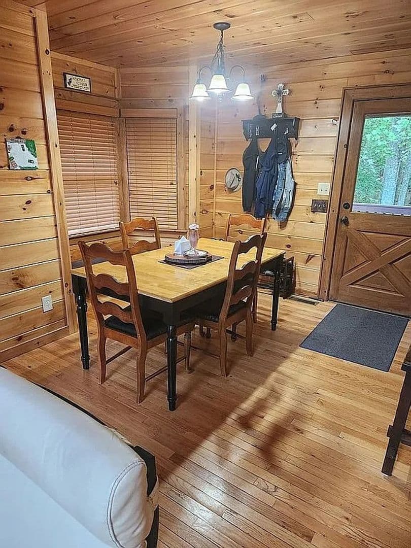 Blairsville House: 161 Clay Dr
