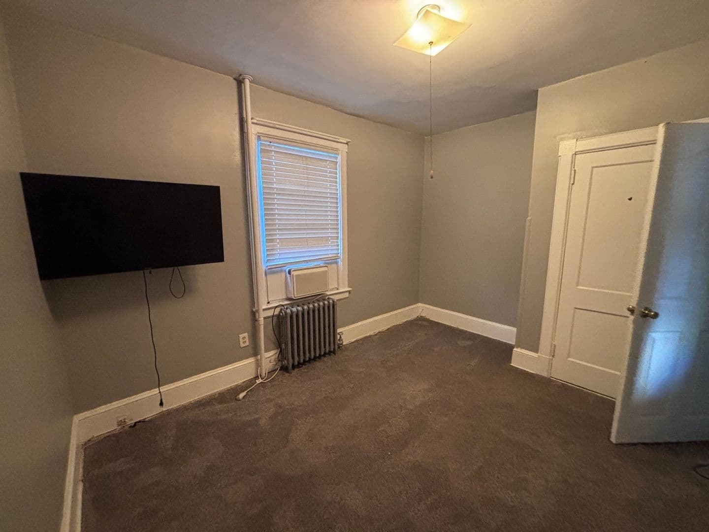 Staten Island Townhome: 35 Pearl St