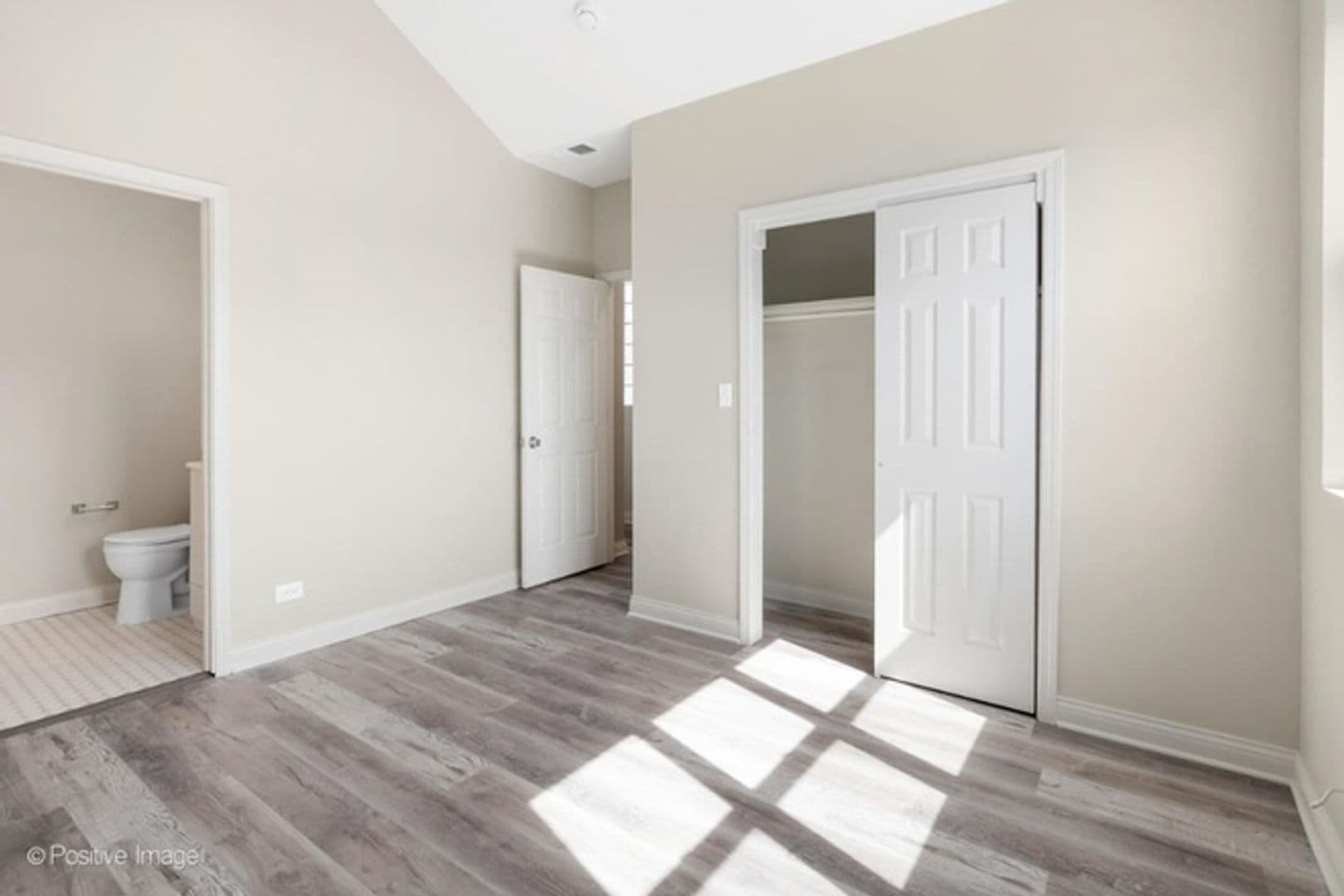 Chicago Townhome: 2855 W Arthington St