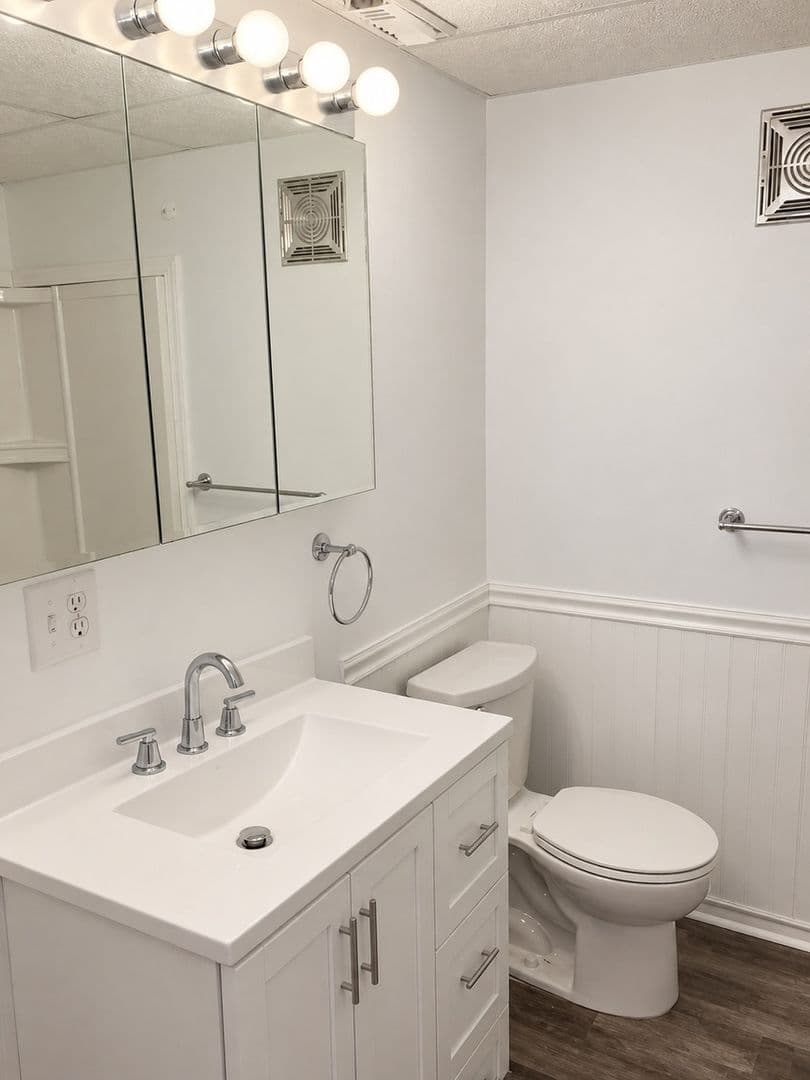 Maple Shade Condo: 25 S Church Rd