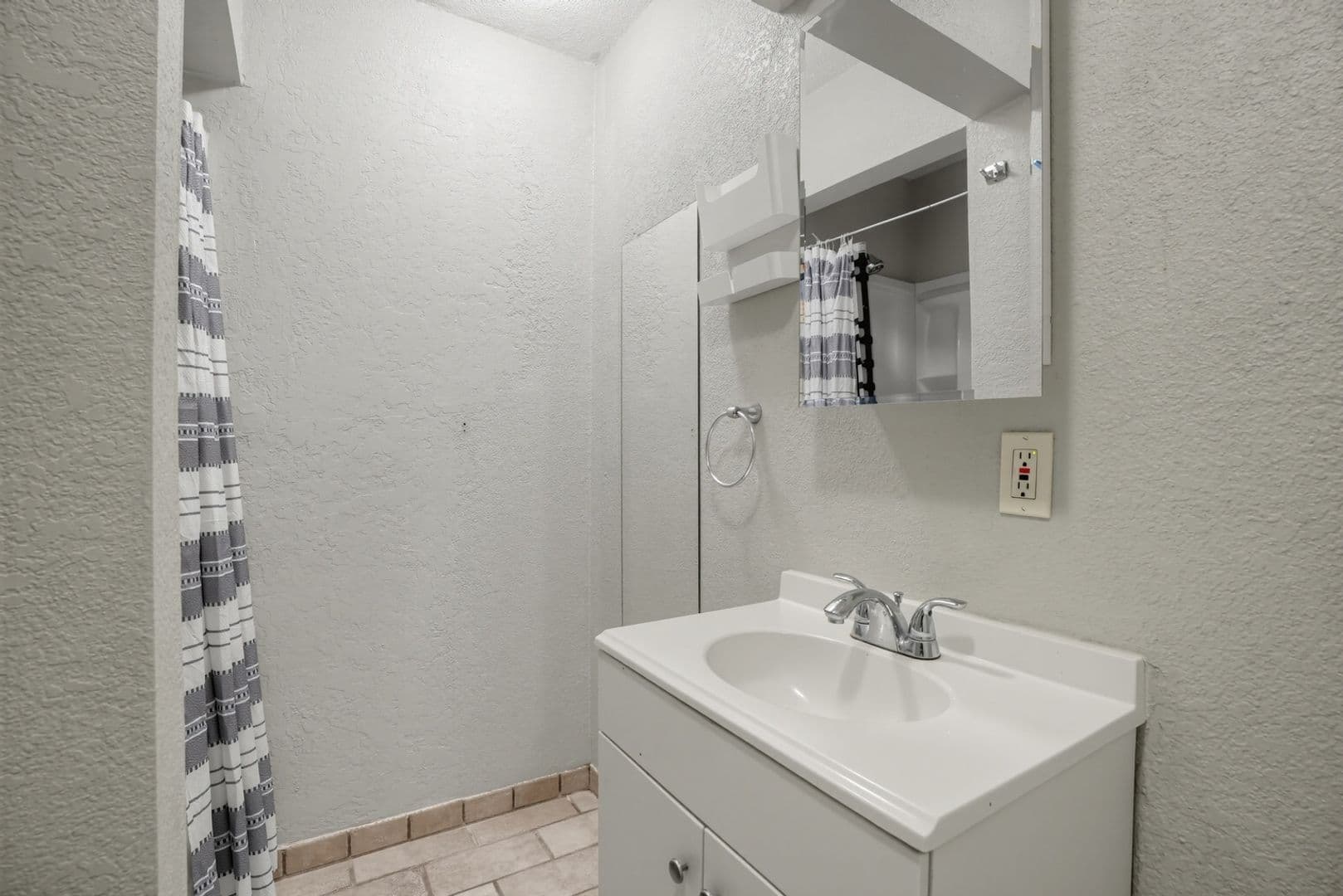 Phoenix Townhome: 1524 W Monroe St