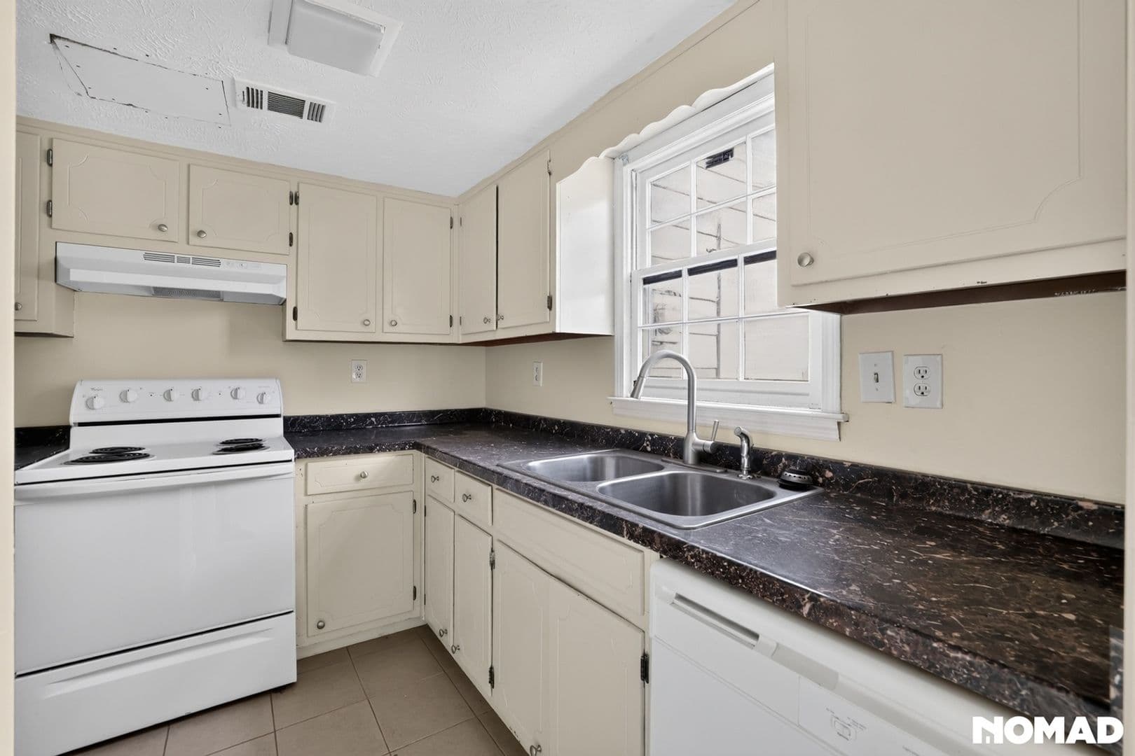 Norcross Townhome: 1028 Jeanette Ln