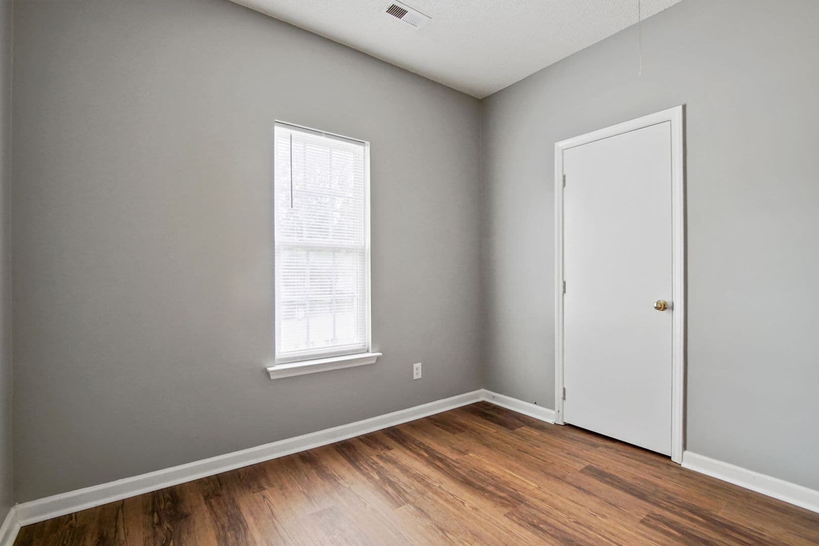 Raleigh House: 1117 Aaron Dr