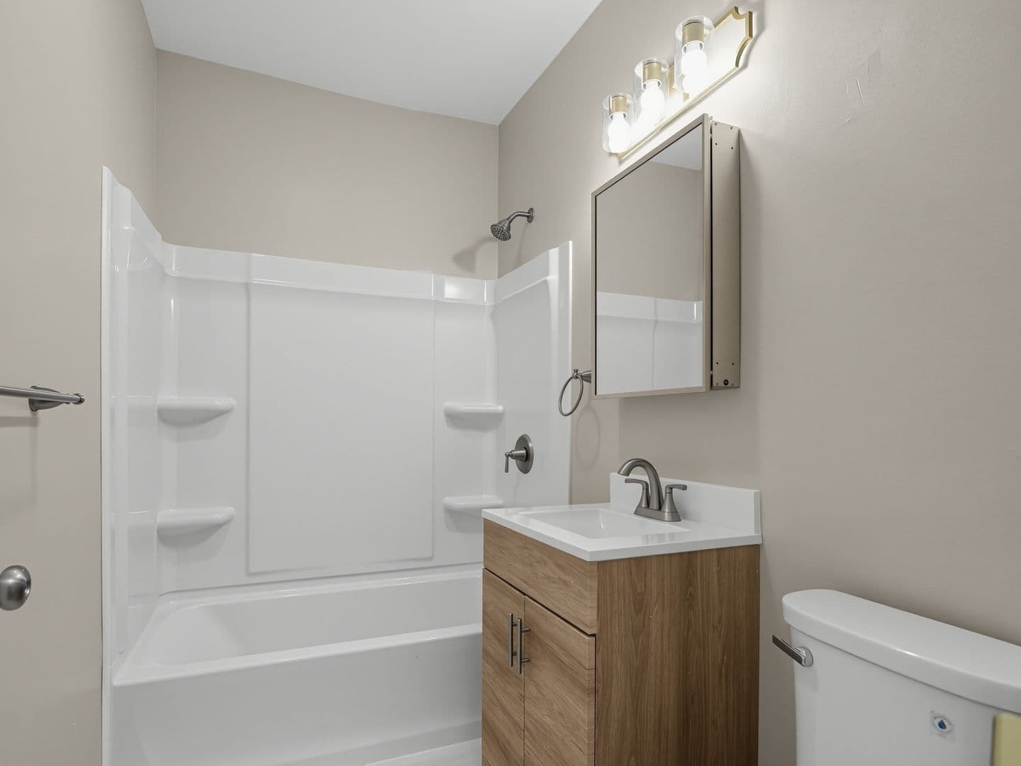 Derby Townhome: 10 Cottage St