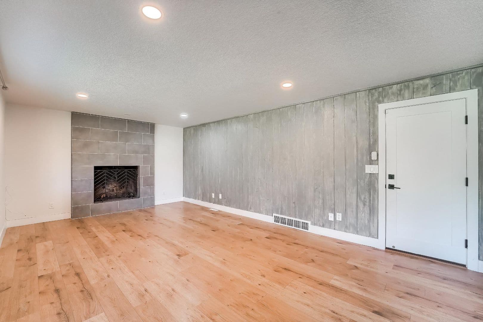 Denver House: 9923 East Exposition Avenue