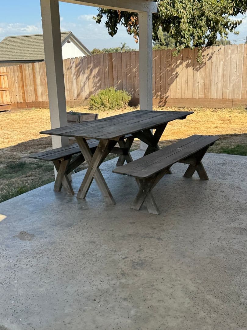 Visalia House: 16534 Avenue 291