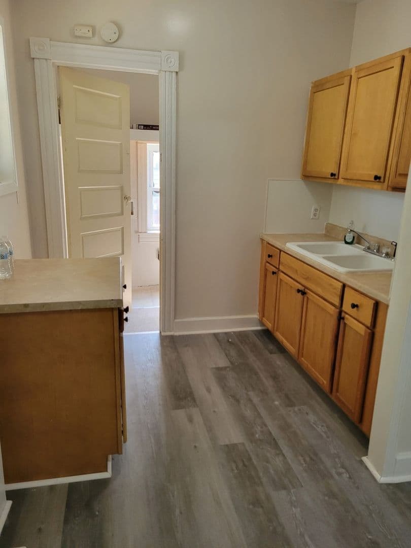 Saginaw Townhome: 1420 Adams St