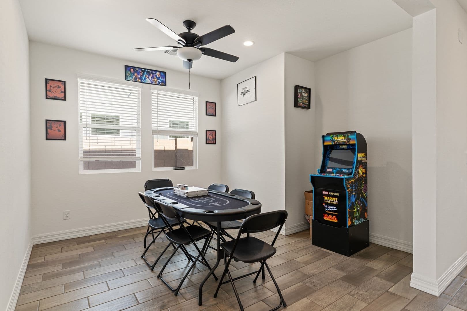 Surprise House: 10997 N Hershey St