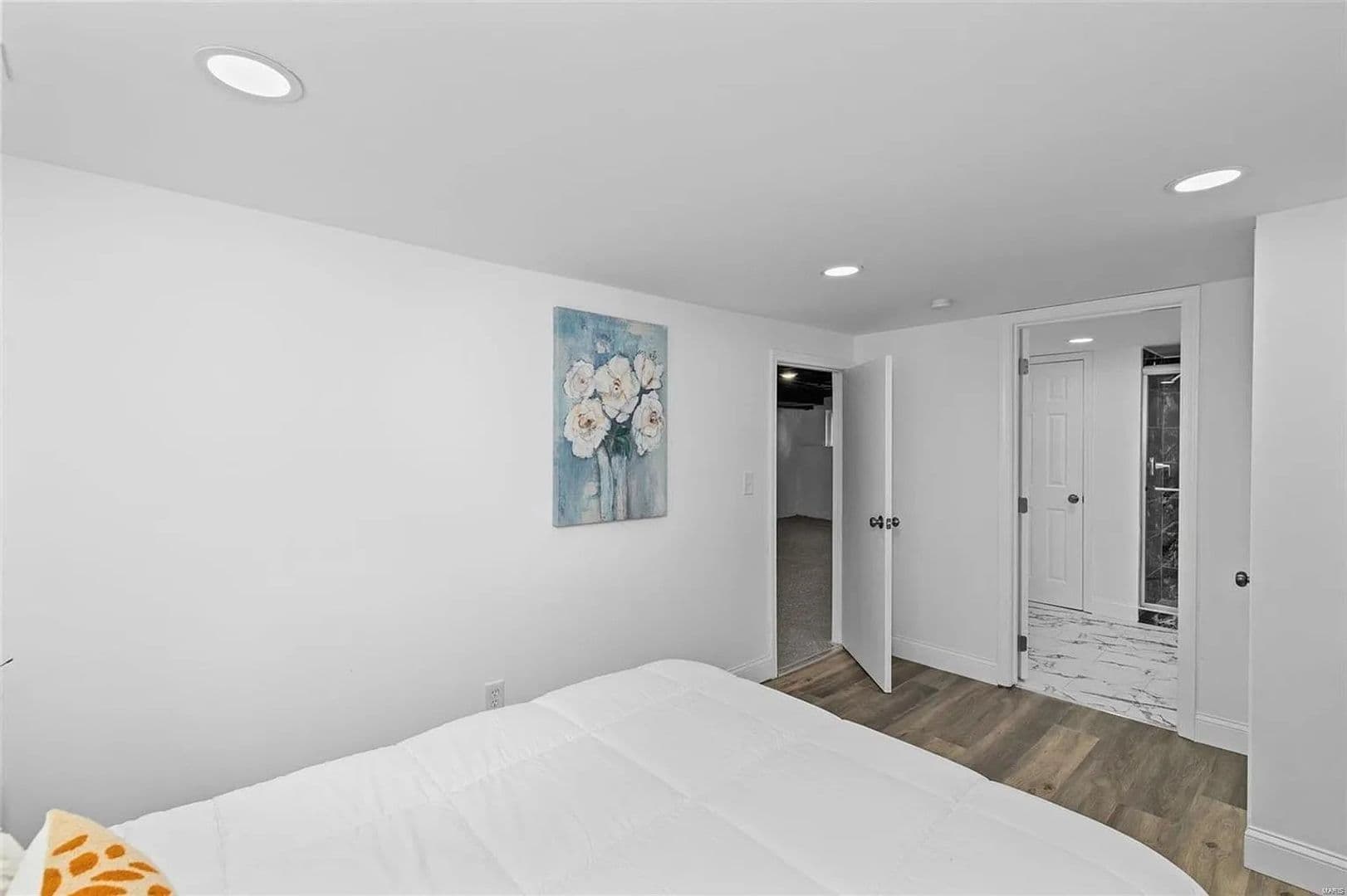 Saint Louis House: 4406 Ellenwood Ave
