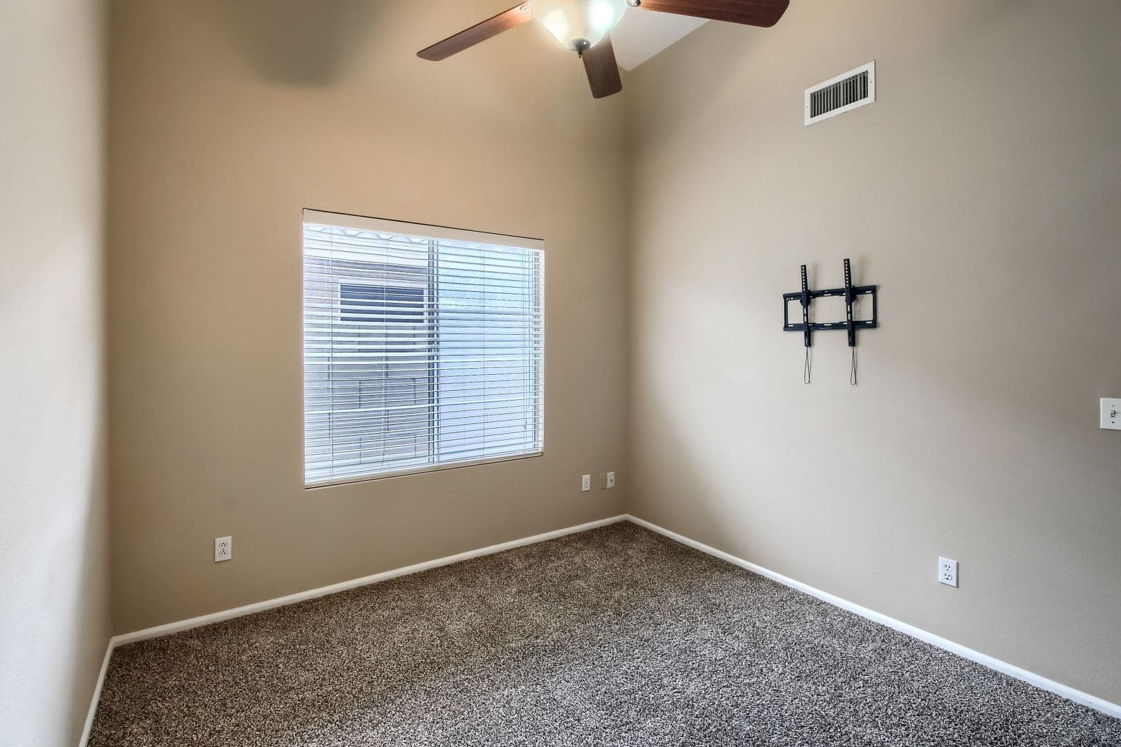 Phoenix House: 3033 E Wahalla Lane