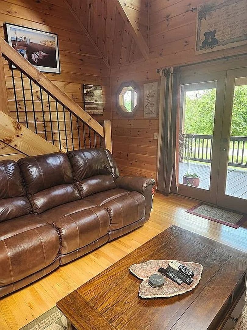 Blairsville House: 161 Clay Dr