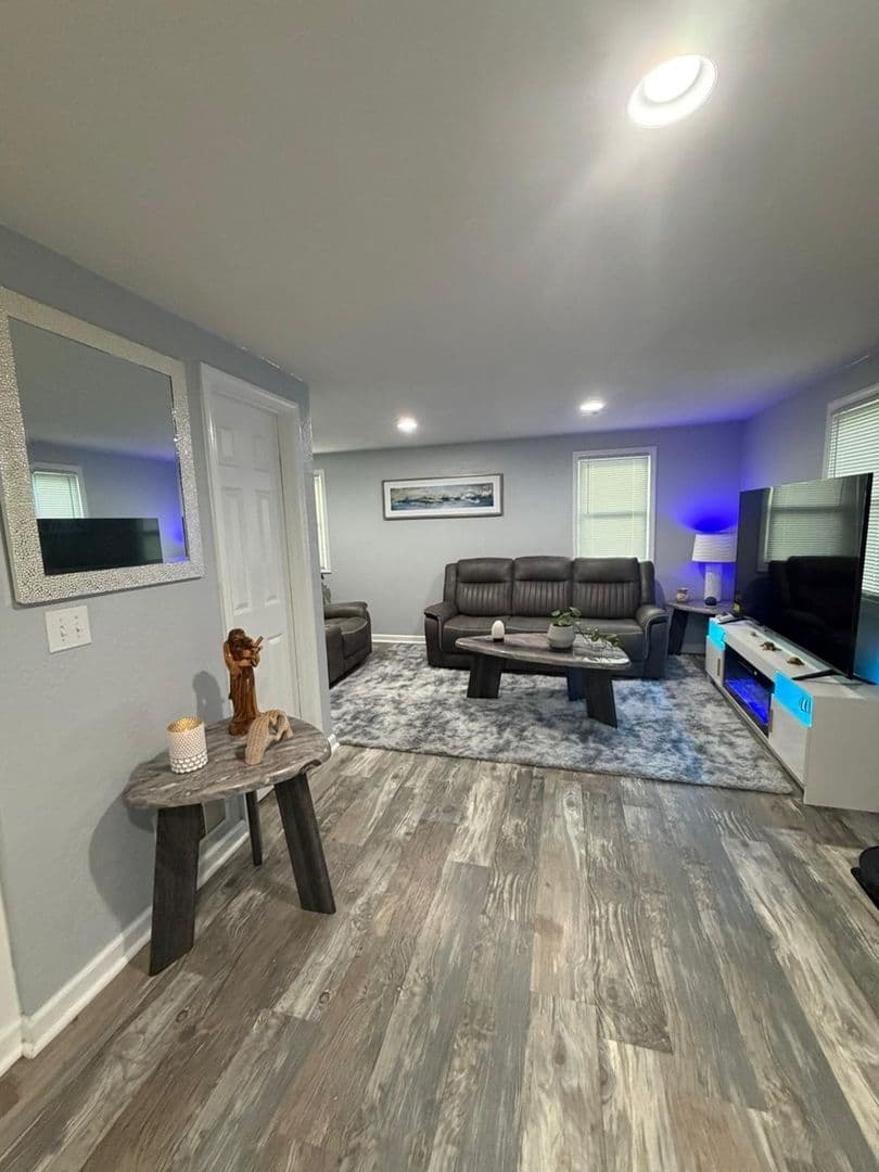 Omaha House: 3503 Vinton St