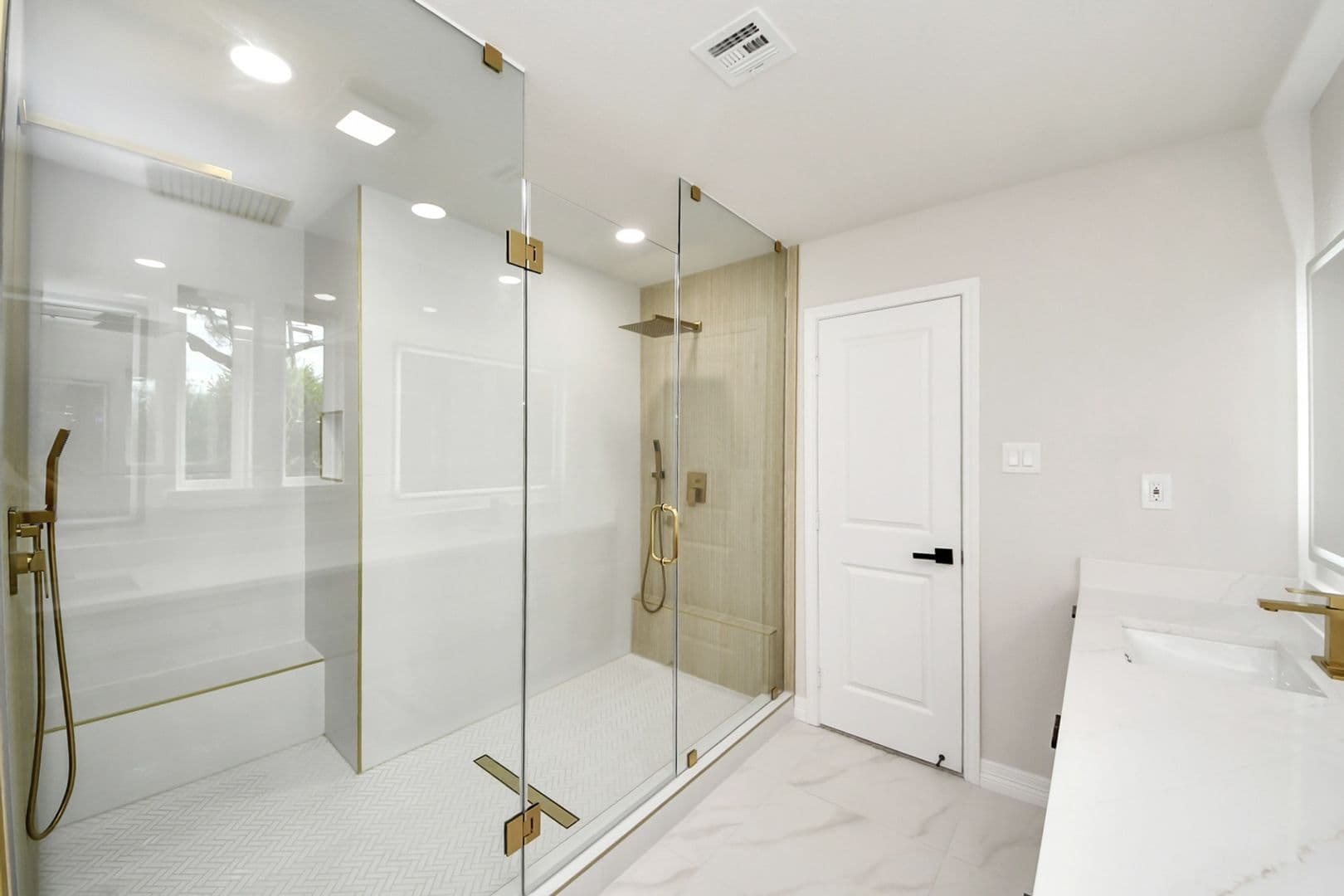 Houston House: 10806 Olympia Dr