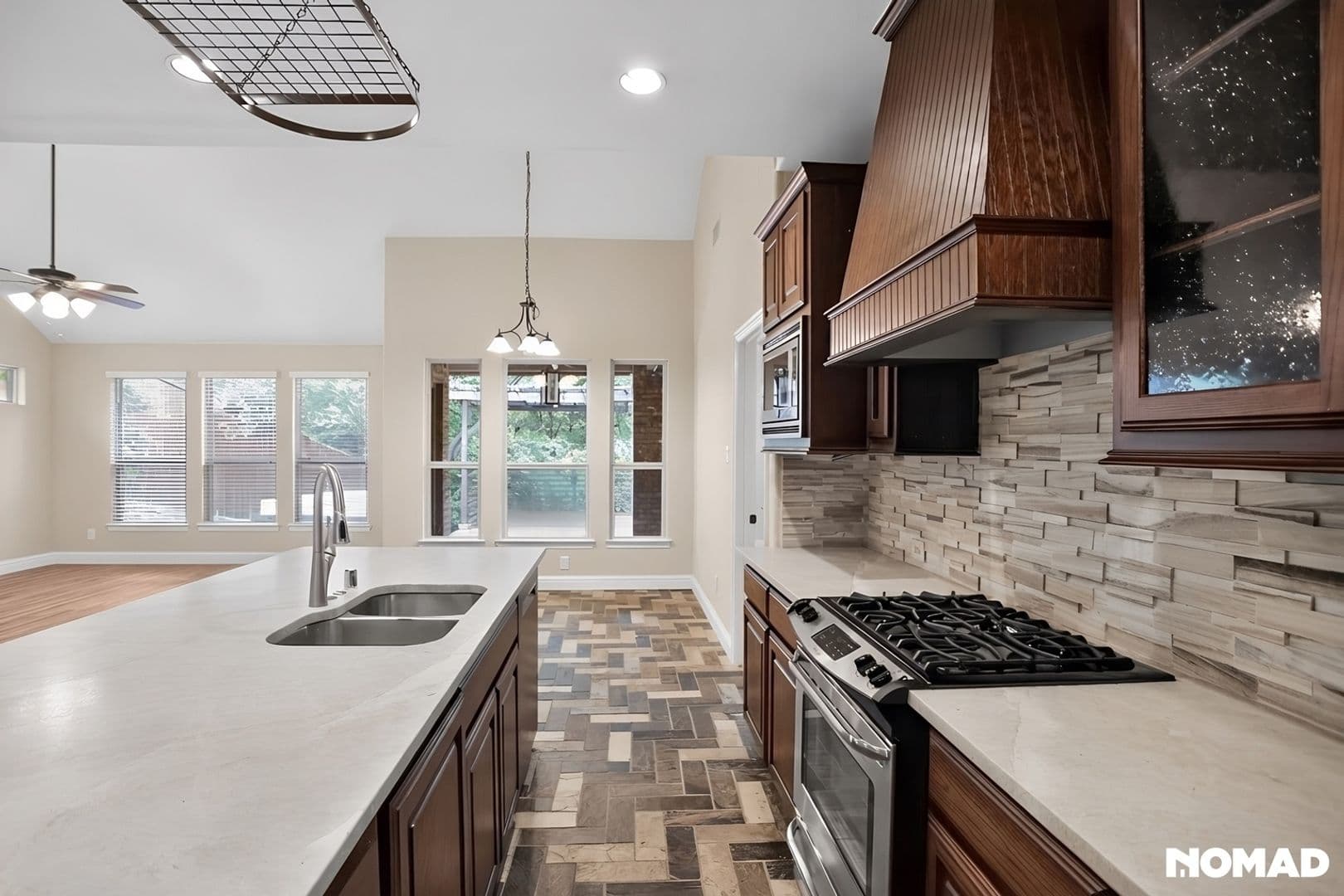 Dallas House: 6523 Prairie Flower Trl