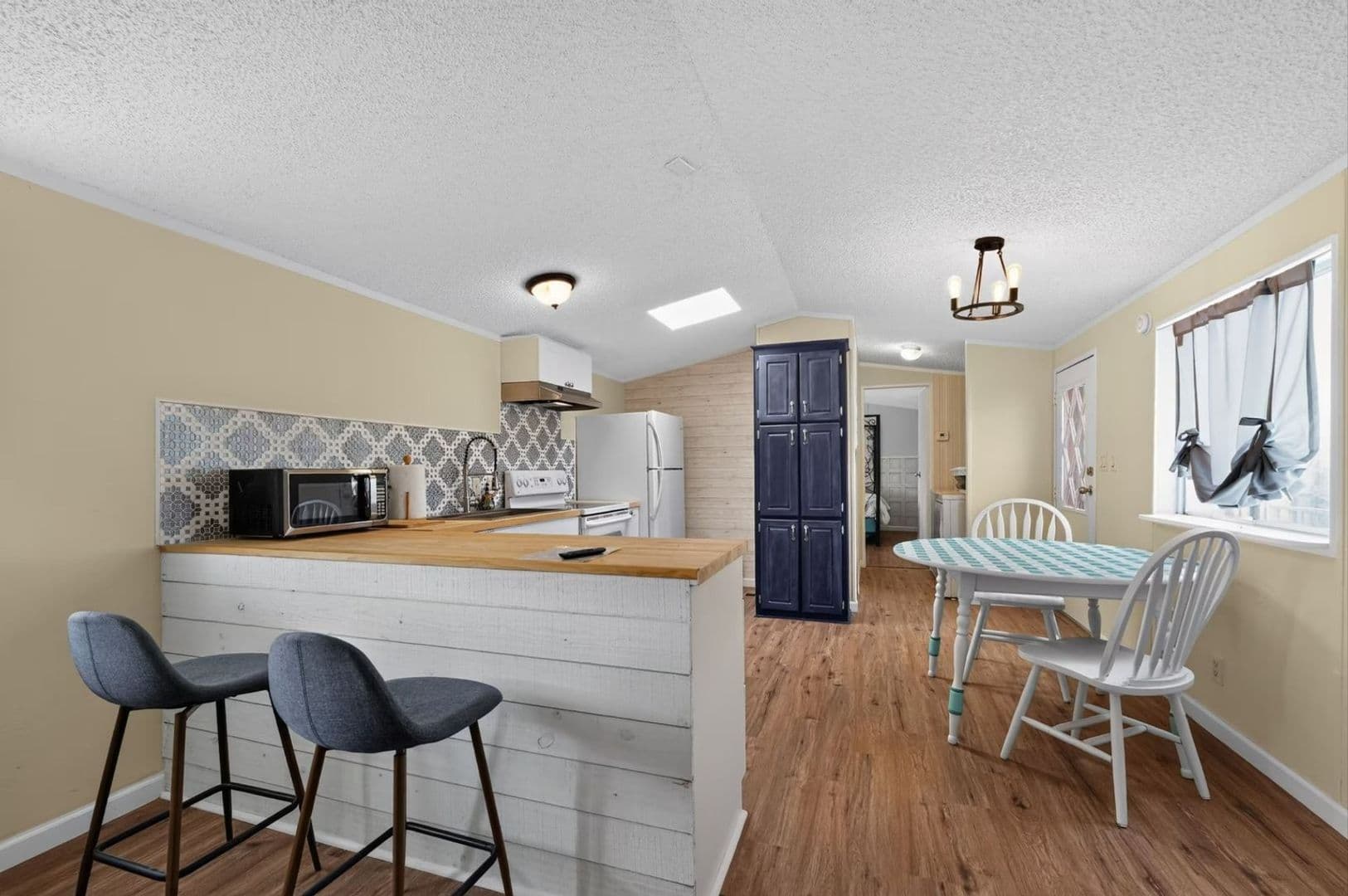 Casa Grande House: 11484 N Cordell St