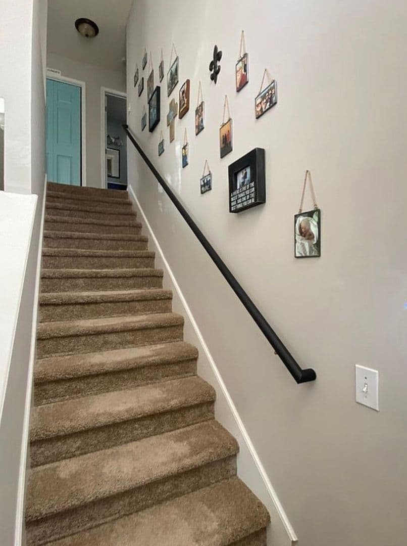 Columbia House: 6 White Wing Ct