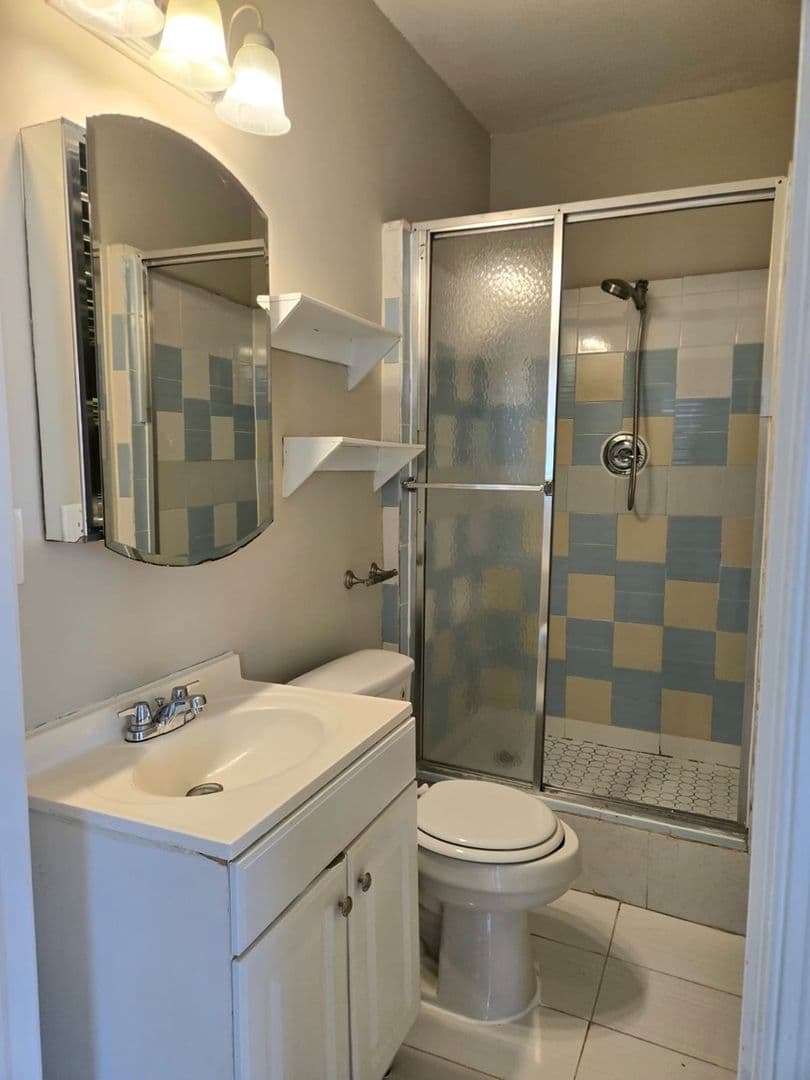 Fairmount Heights House: 809 Eastern Ave