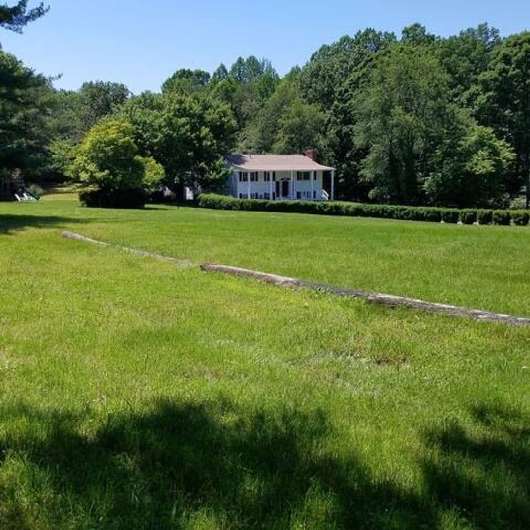 Manassas House: 14414 Bristow Rd