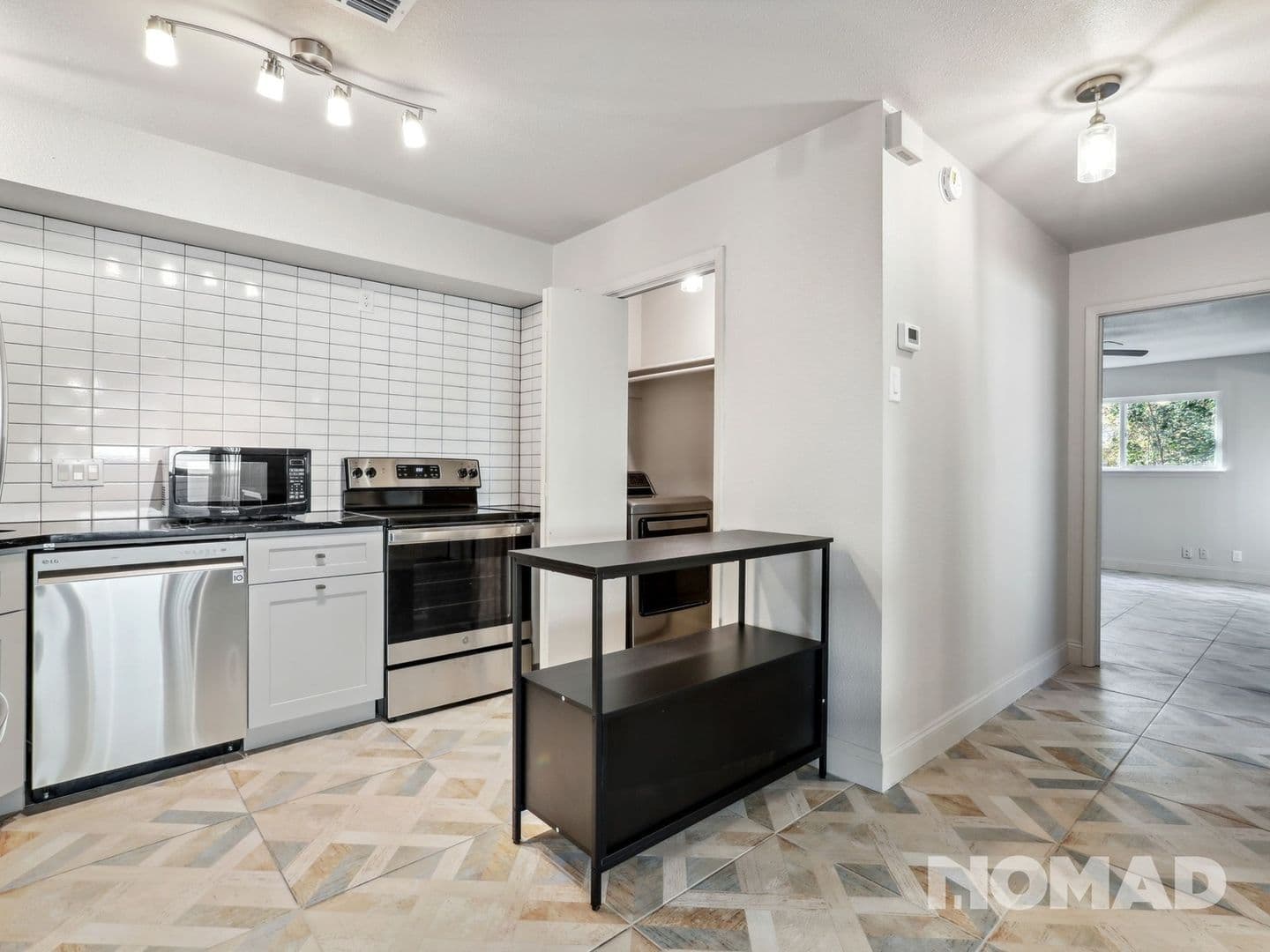 Austin House: 2113 Courtney St