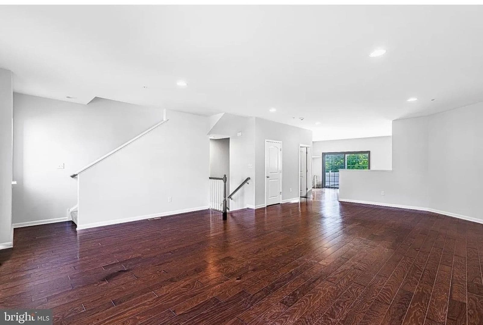 Newark Townhome: 621 S Twin Lakes Blvd
