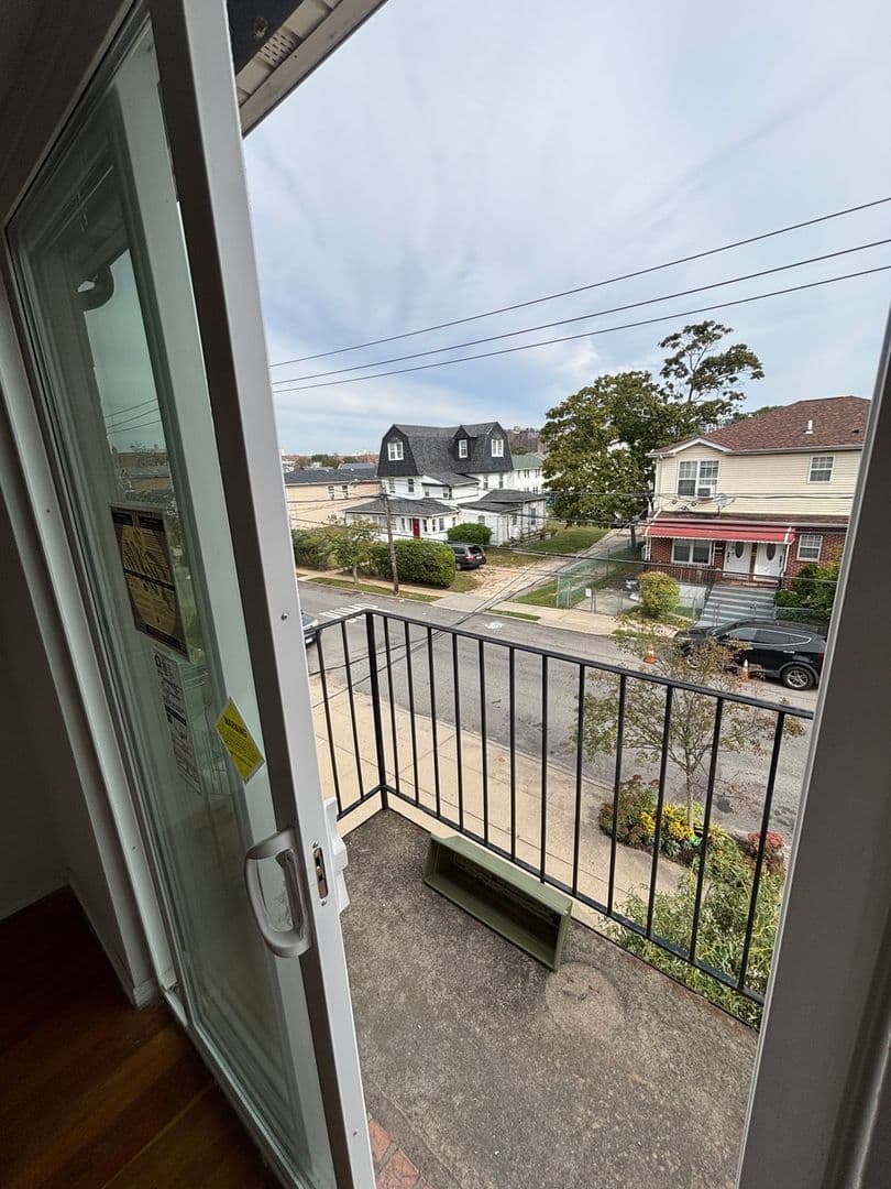 Far Rockaway Townhome: 1035 Gipson St