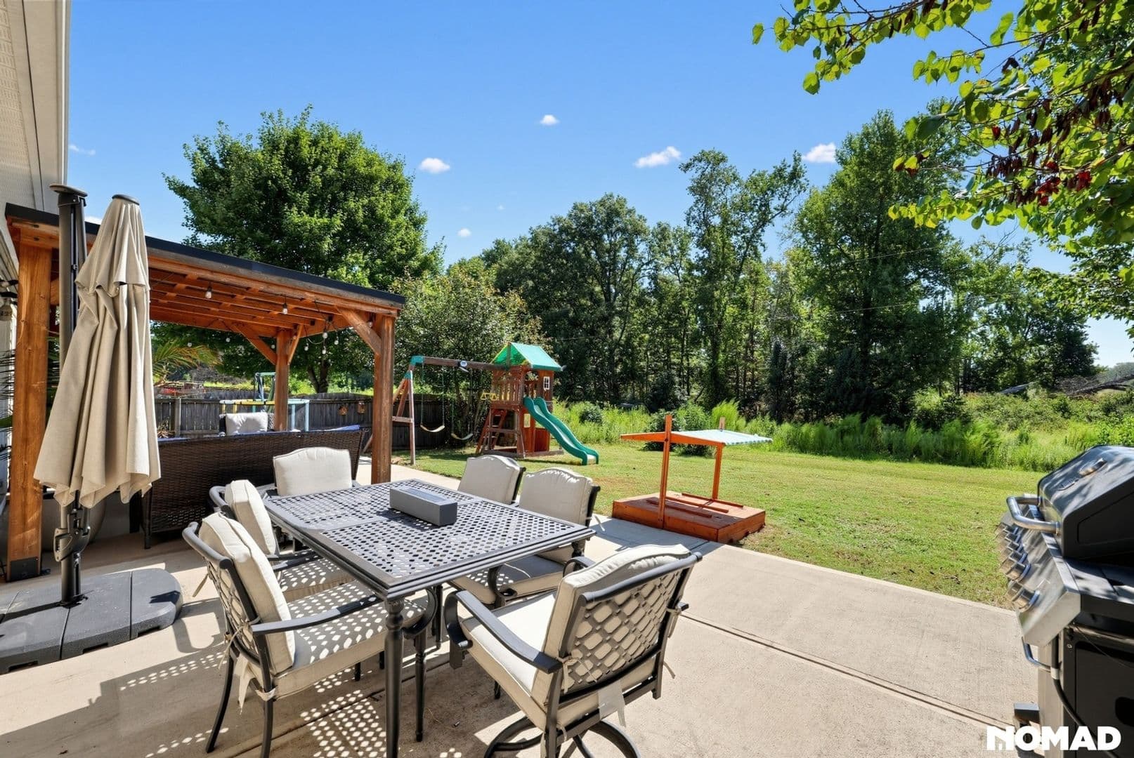 Simpsonville House: 302 Barrett Chase Dr