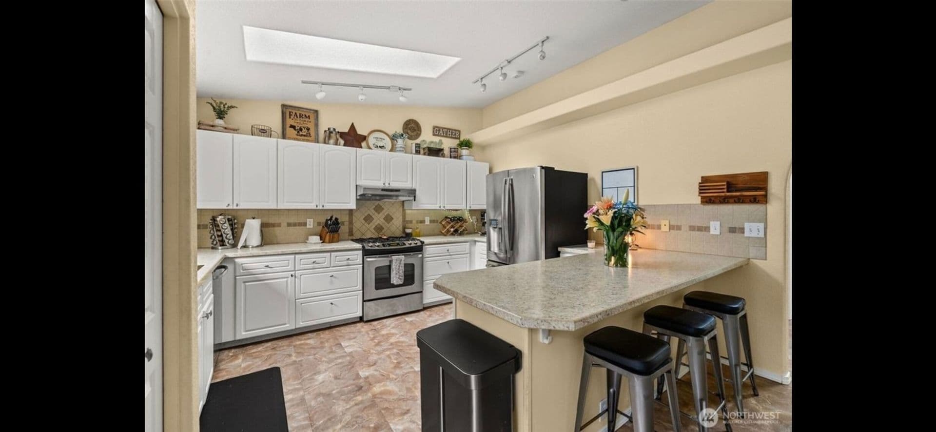 Olympia House: 627 Bates St SW
