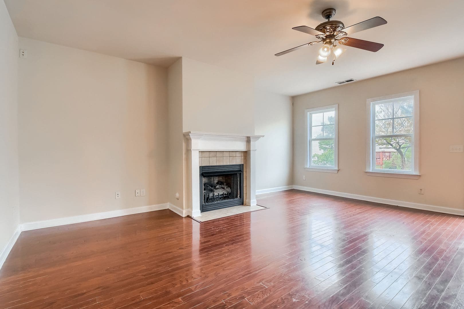 Morrisville House: 202 Roundhouse Lane