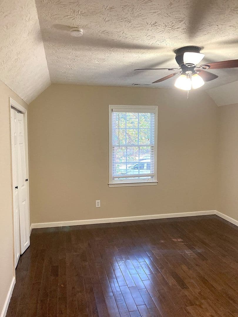 Villa Rica House: 1370 Fernwood Ct