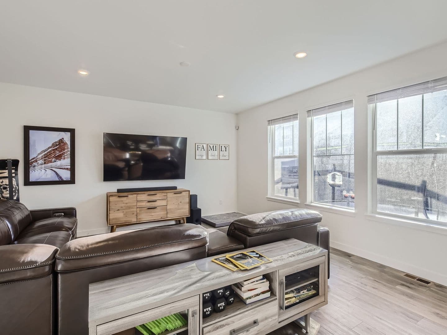 Longmont House: 12885 Bay St