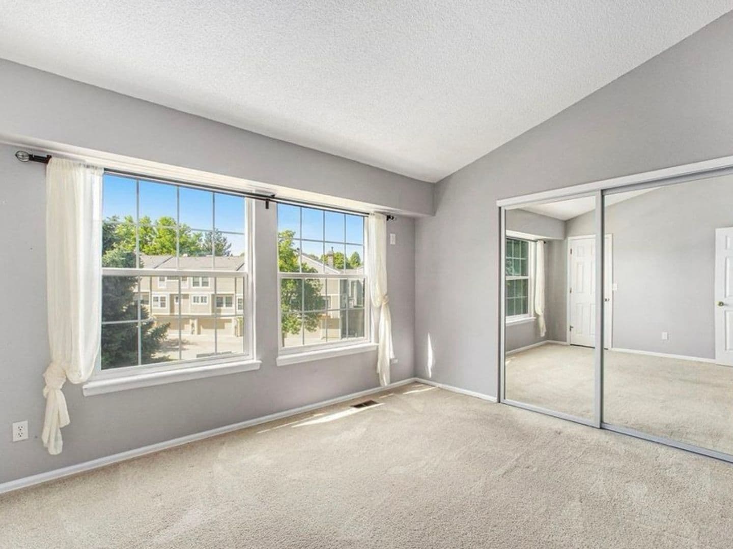 Littleton Townhome: 329 W Jamison Cir