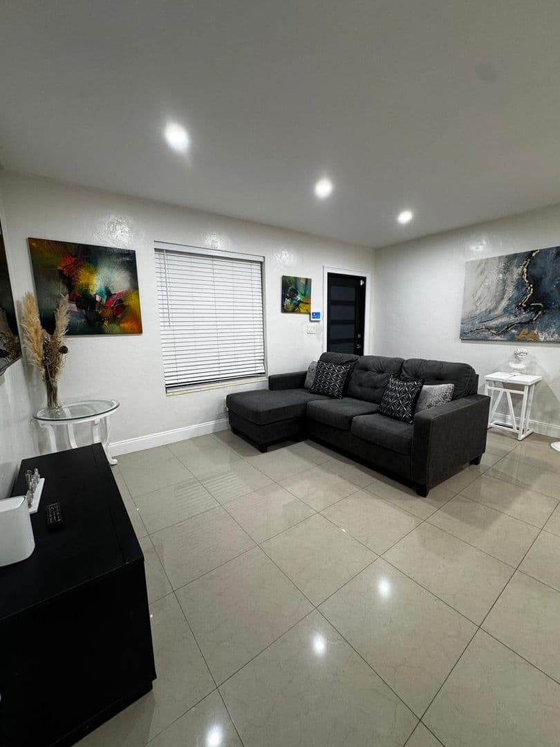 Miami Townhome: 1071 Nw 85th St