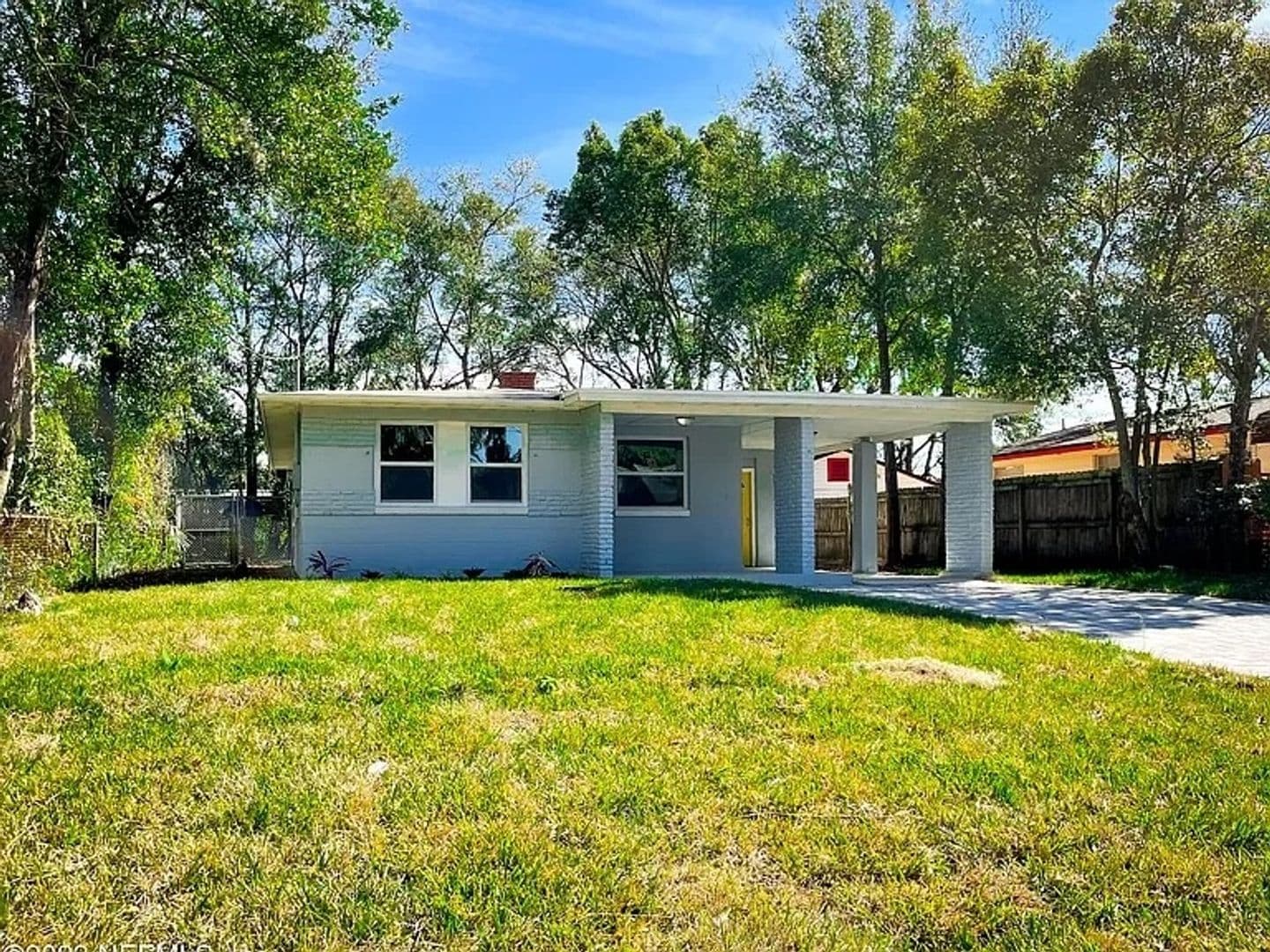 Jacksonville House: 7417 Laura St N