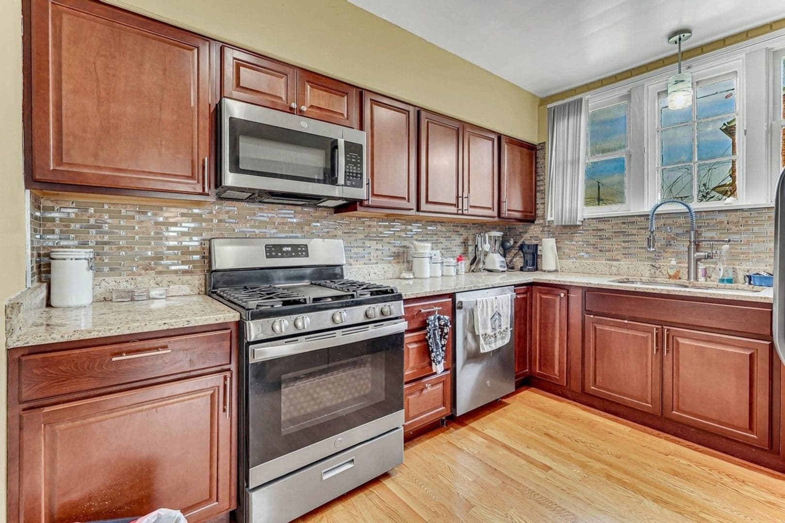 Chicago House: 7450 S Euclid Pkwy