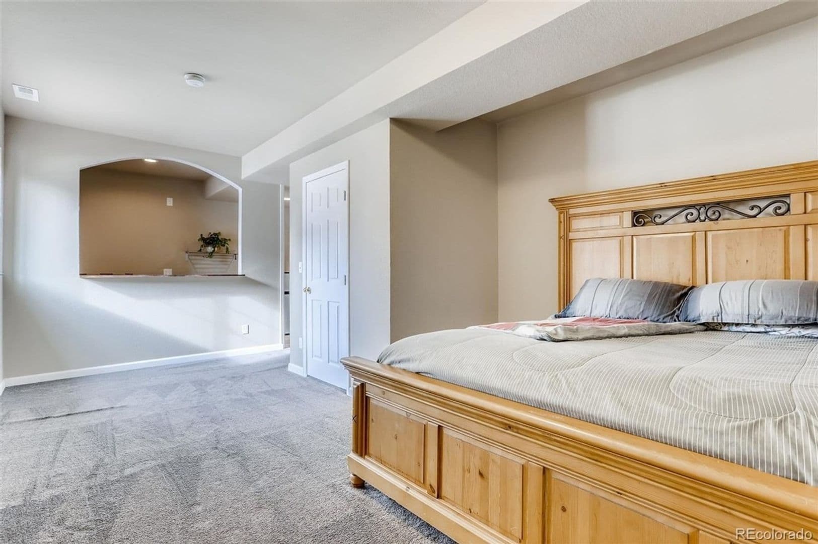 Aurora House: 26926 E Davies Pl