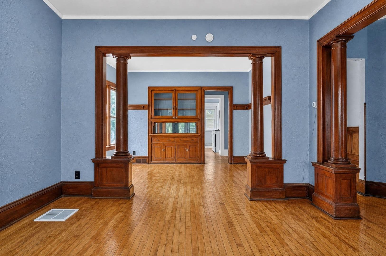 Milwaukee Townhome: 2335 N 16th St