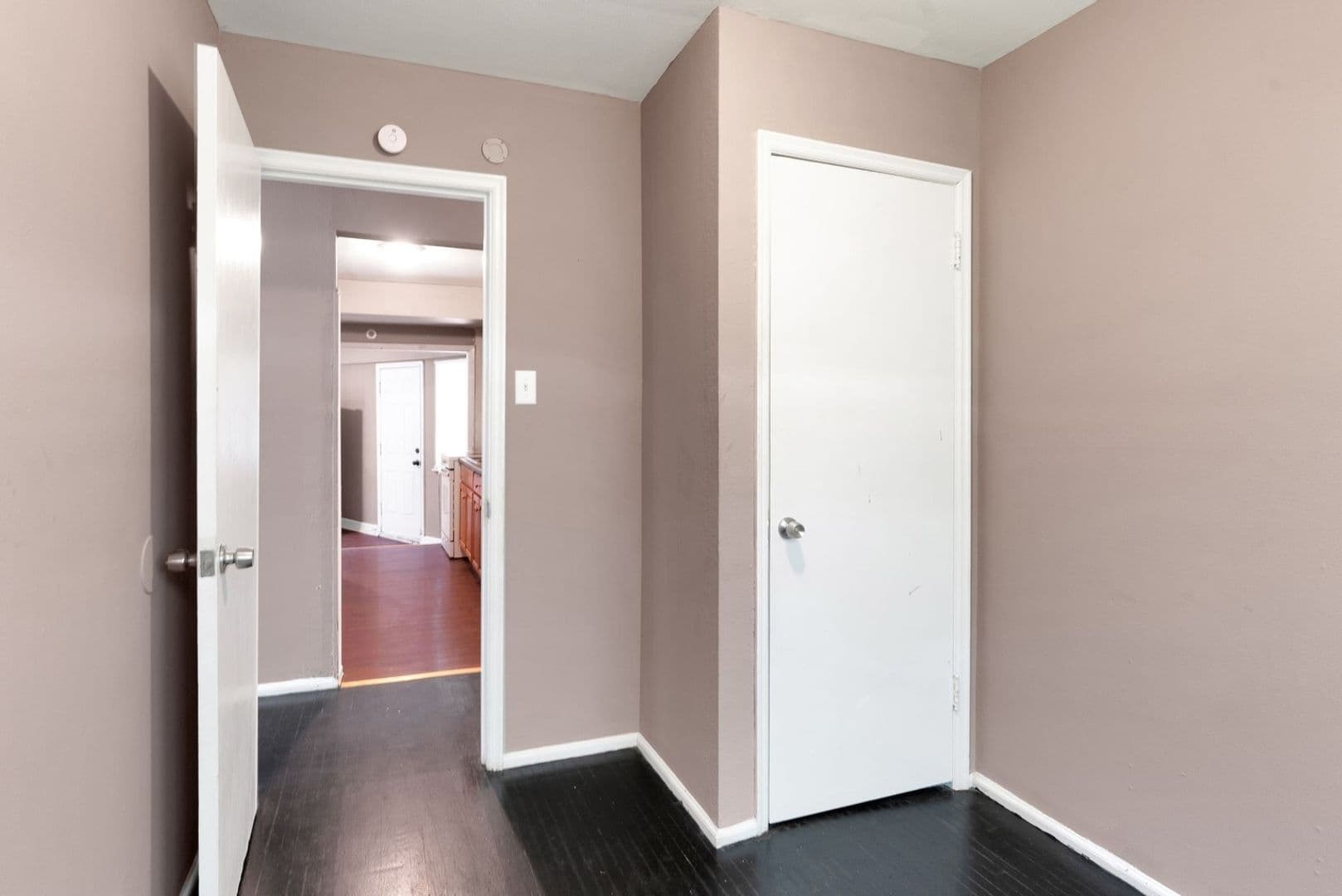 Saint Louis House: 300 Estridge Rd