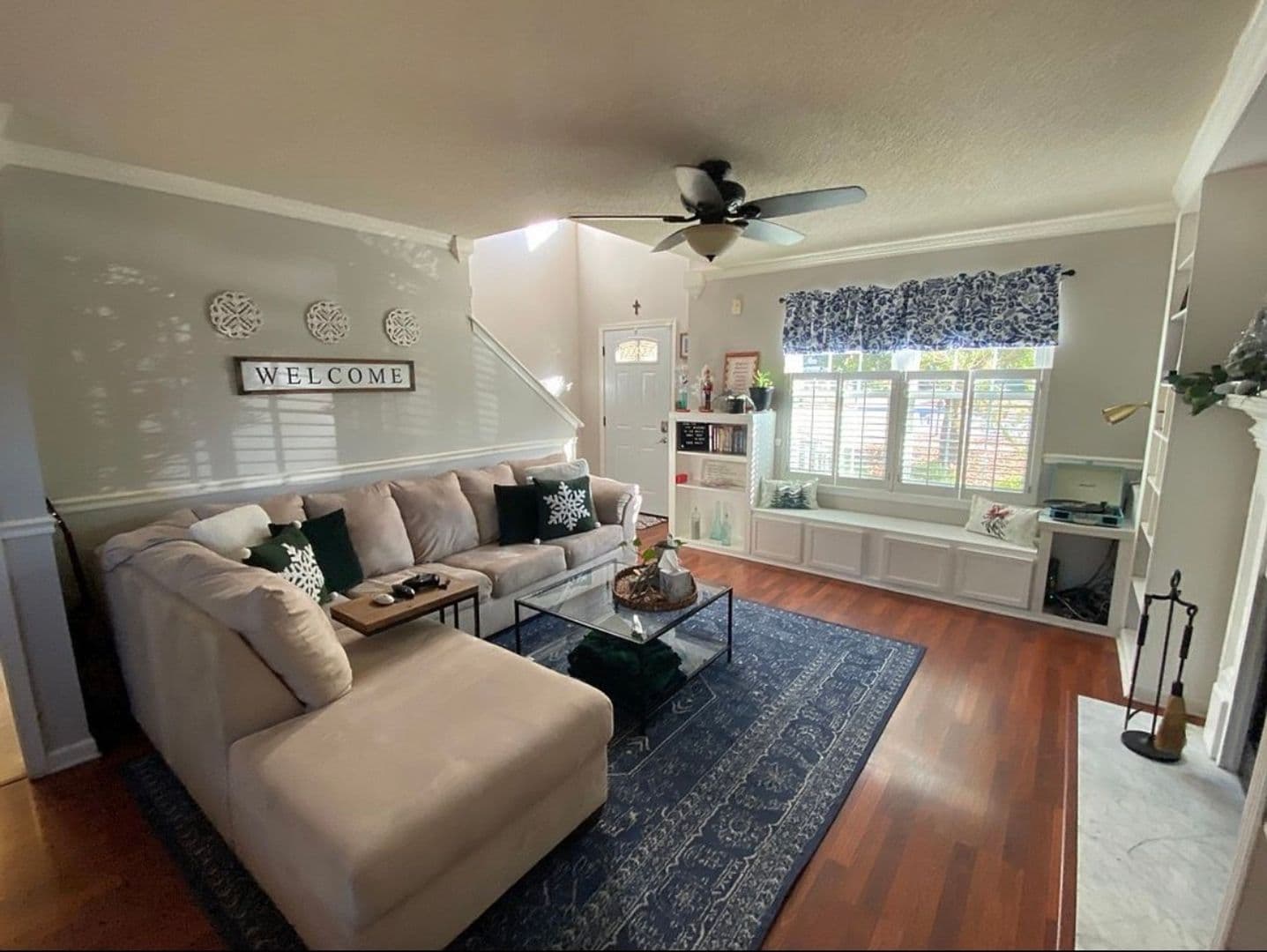 Columbia House: 6 White Wing Ct