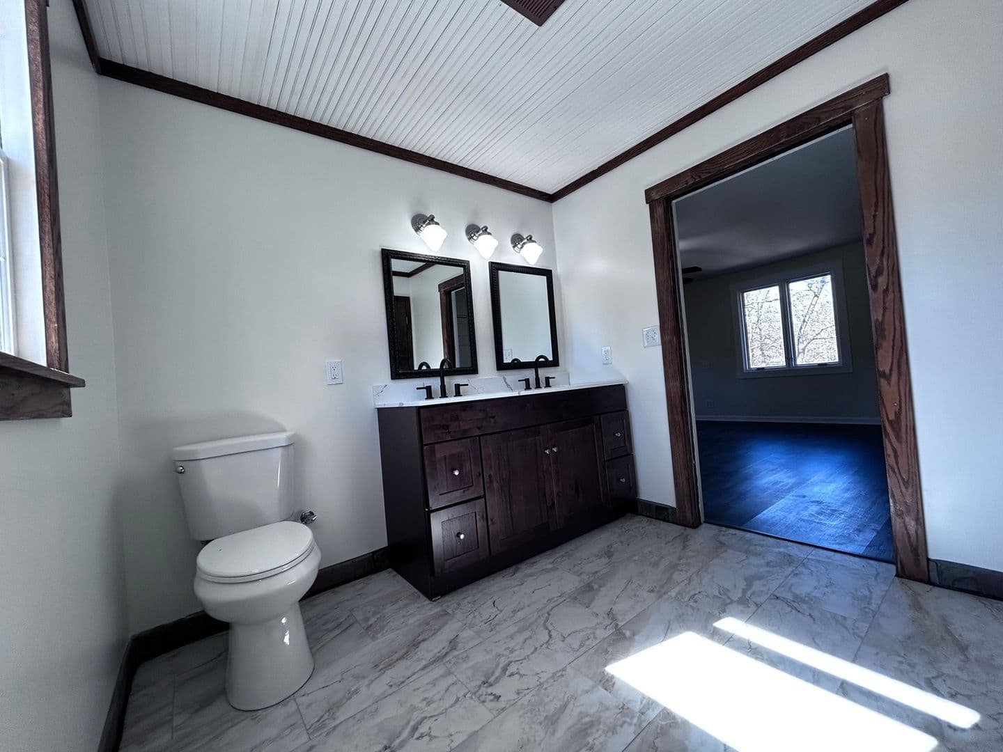 Columbia House: 3700 Cairnbrook Ct