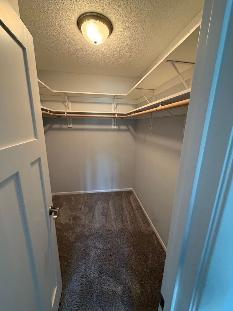 Mound Condo: 4387 Wilshire Blvd