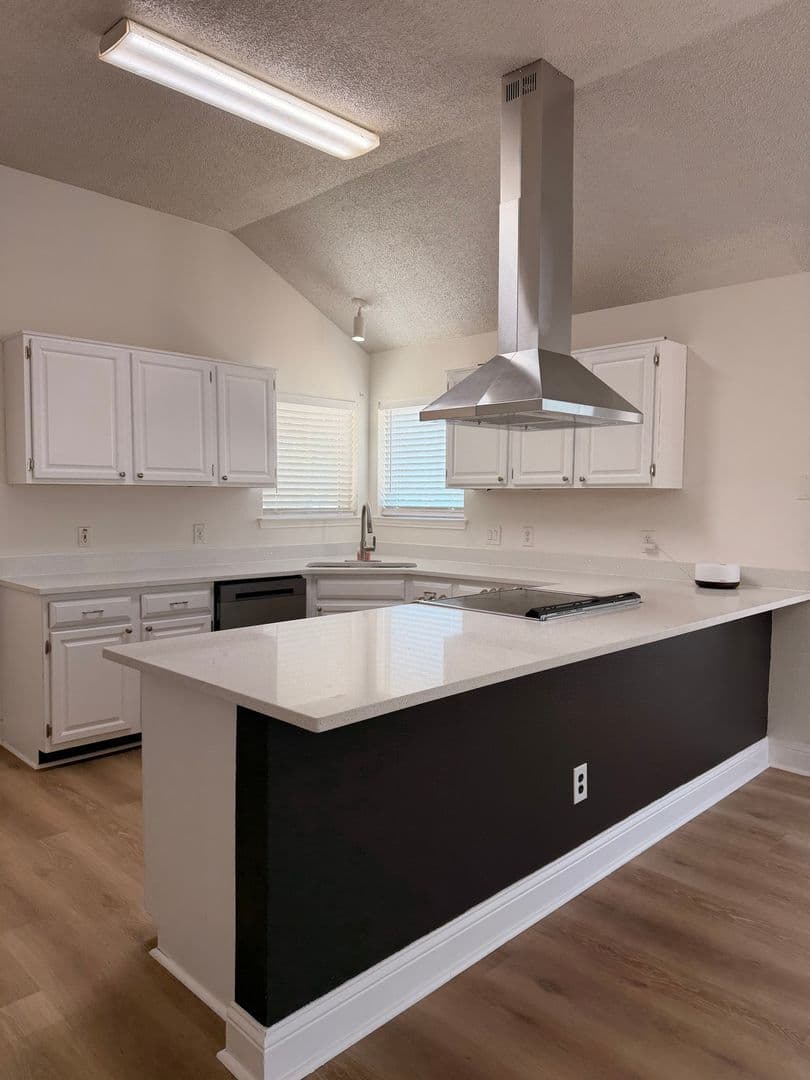 Fort Worth House: 7562 John T White Rd